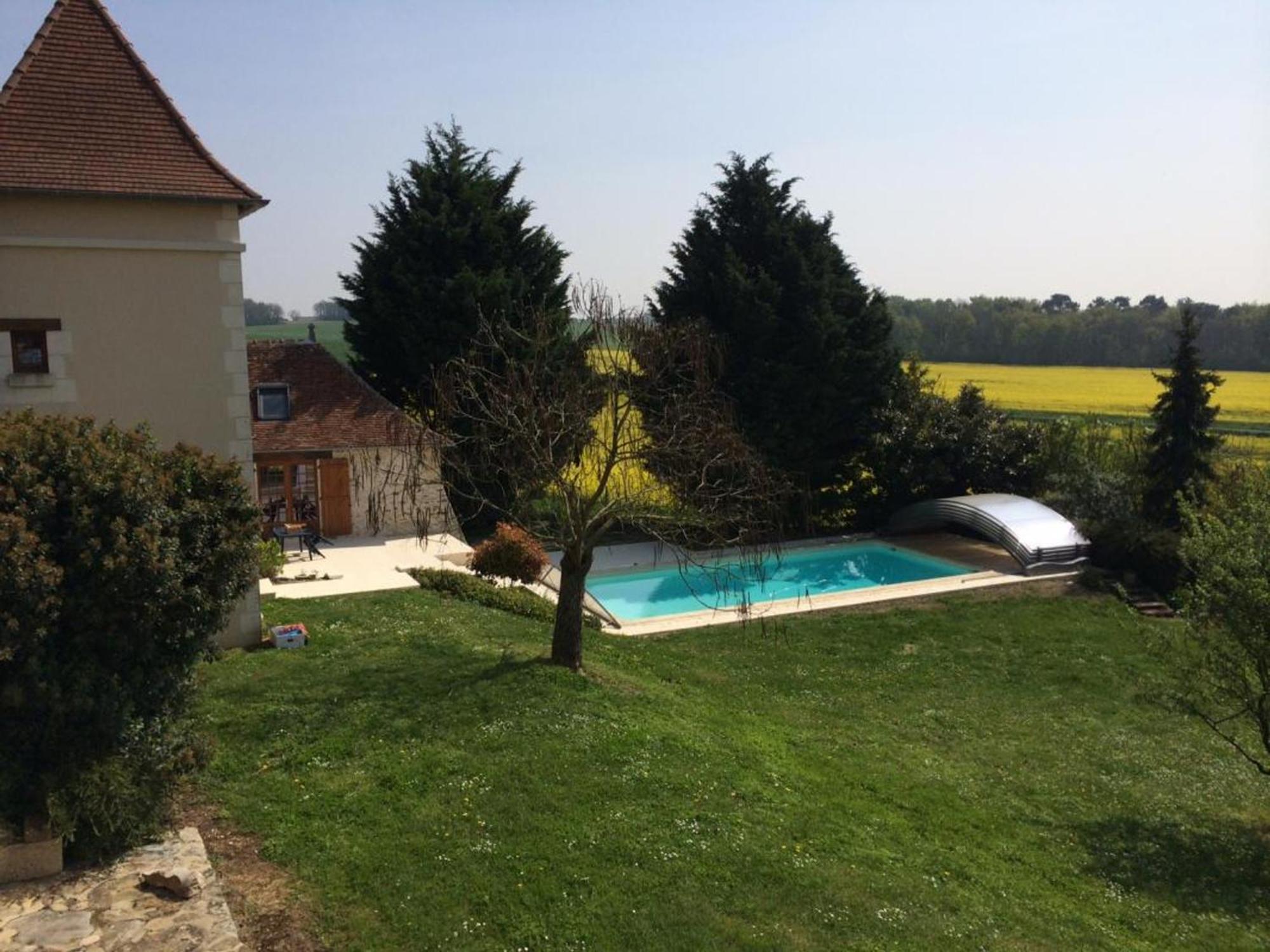 Charmante Demeure 17e Avec Piscine Privative, Grand Jardin Et Patrimoine Riche En Touraine Sud. - Fr-1-381-368 * Abilly-Sur-Claise